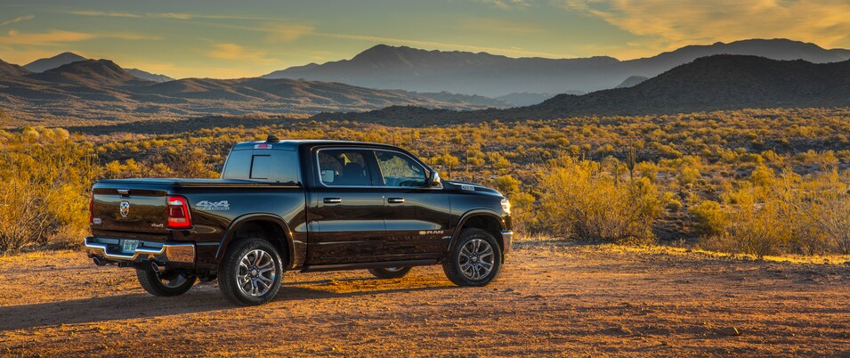 2021-RAM-1500-LaramieLonghorn-LongBox-CrewCab-Truck-L05.png