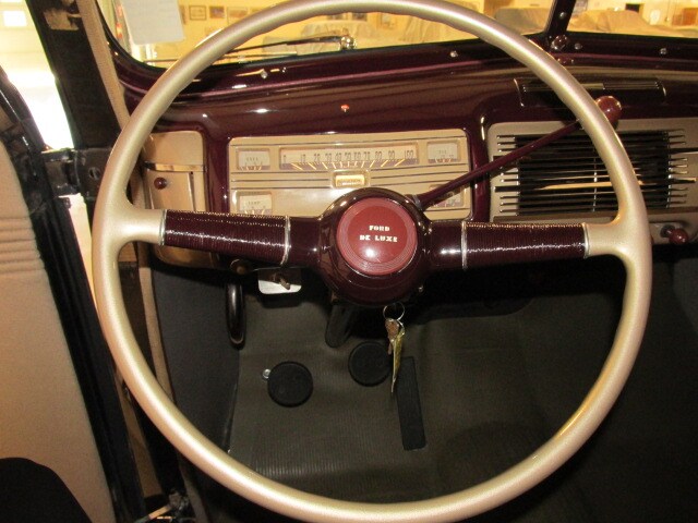Ford Deluxe 12