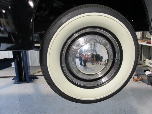 Ford Deluxe 17