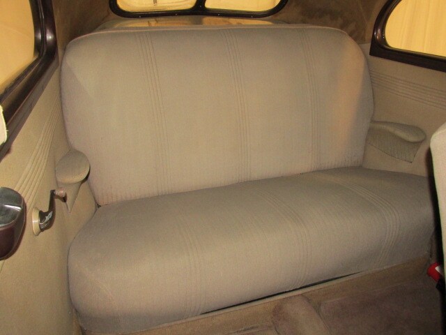 Ford Deluxe 10
