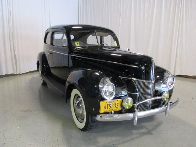 Ford Deluxe