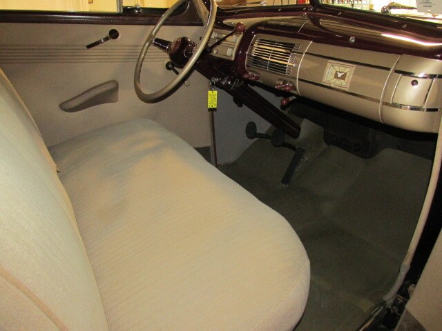 Ford Deluxe 9