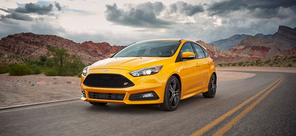 2016-Ford-Focus-ST-Hatchback-L02d.jpg
