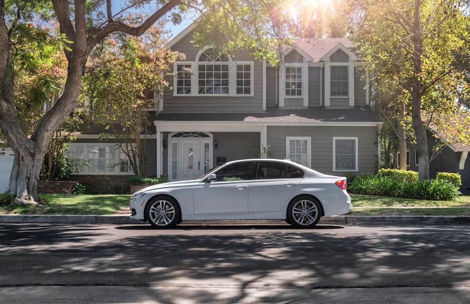 2018-BMW-3Series-330i-xDrive-Sedan-L07.jpeg