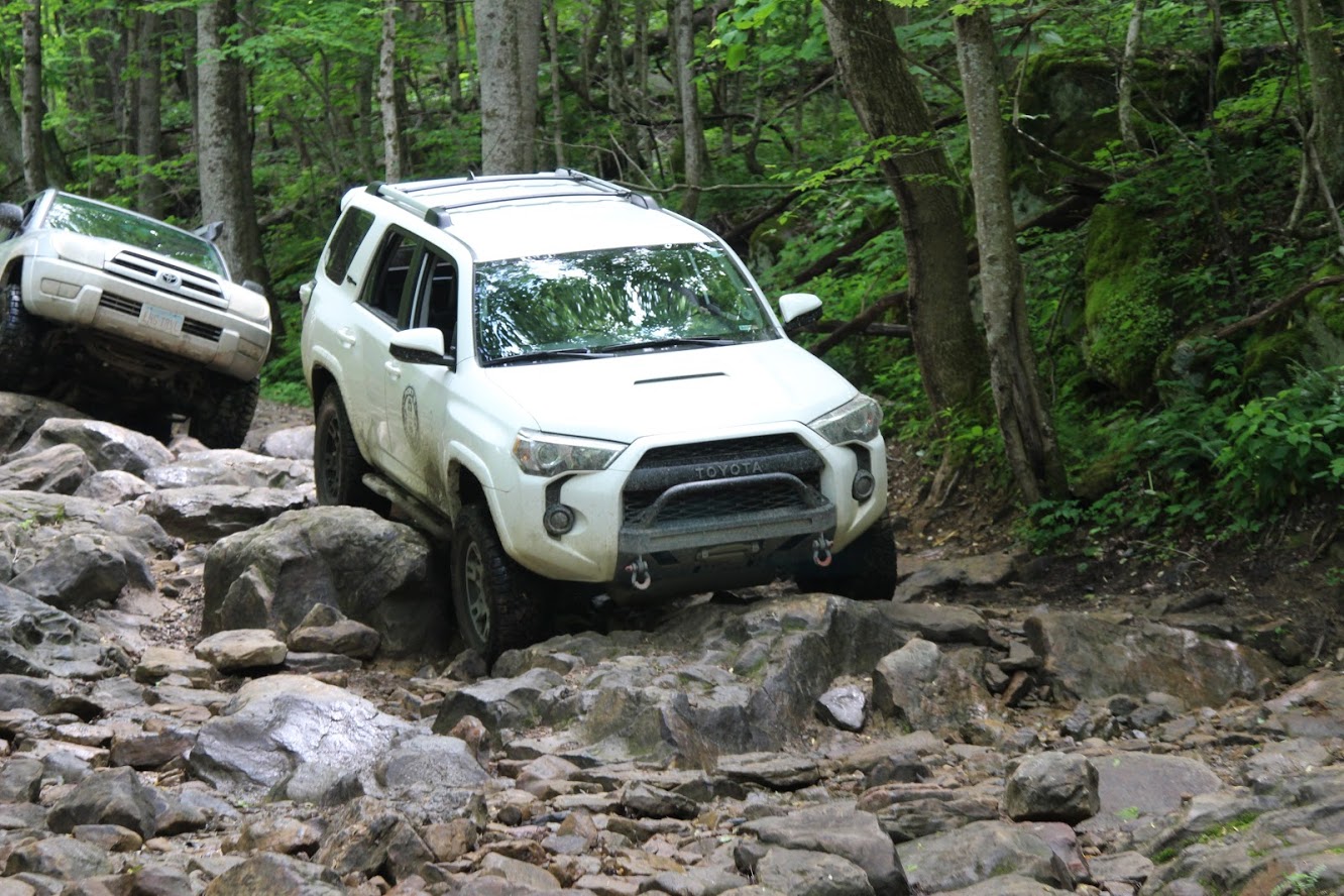 4Runner Rock Crawling.JPG