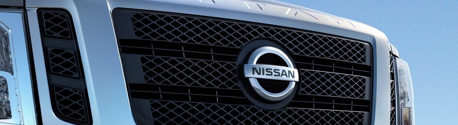 2018 nissan grille logo.jpg