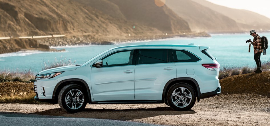 2021_Toyota_Highlander_SUV.jpg