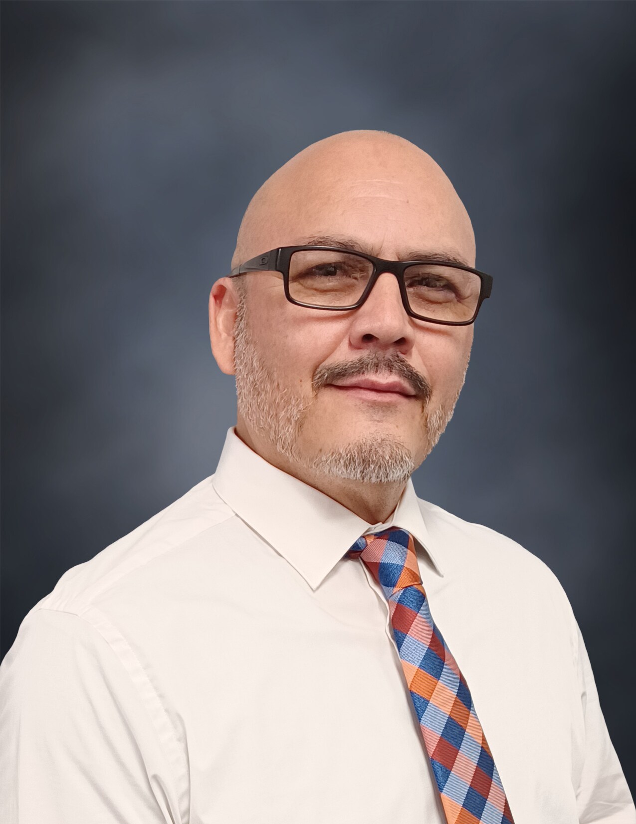 samaniego-portrait.jpg