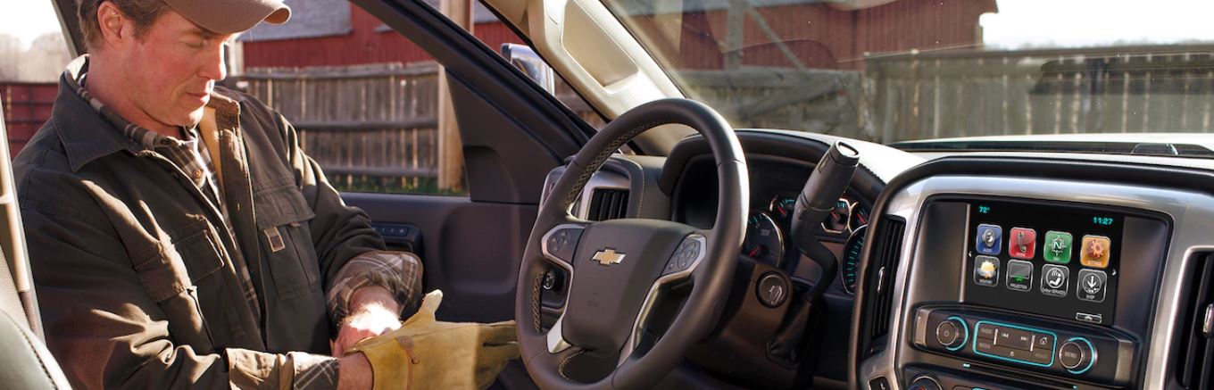 Office on the Go with the 2018 Silverado 2500 at Terry Thompson Chevrolet.JPG