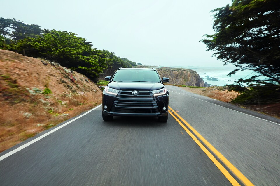 Toyota Highlander SE SUV 3.png