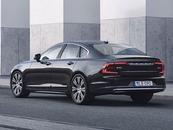 2023 Volvo S90 Rear Angle