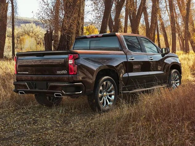 2020 Chevrolet Silverado 1500 Rear (640×480).png