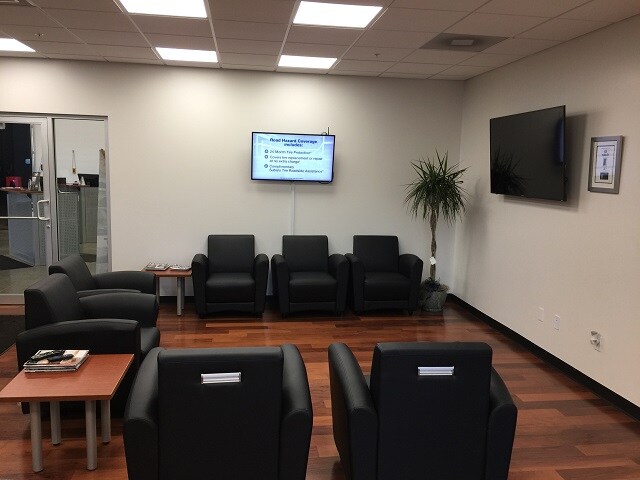 Subaru Lounge 1.JPG