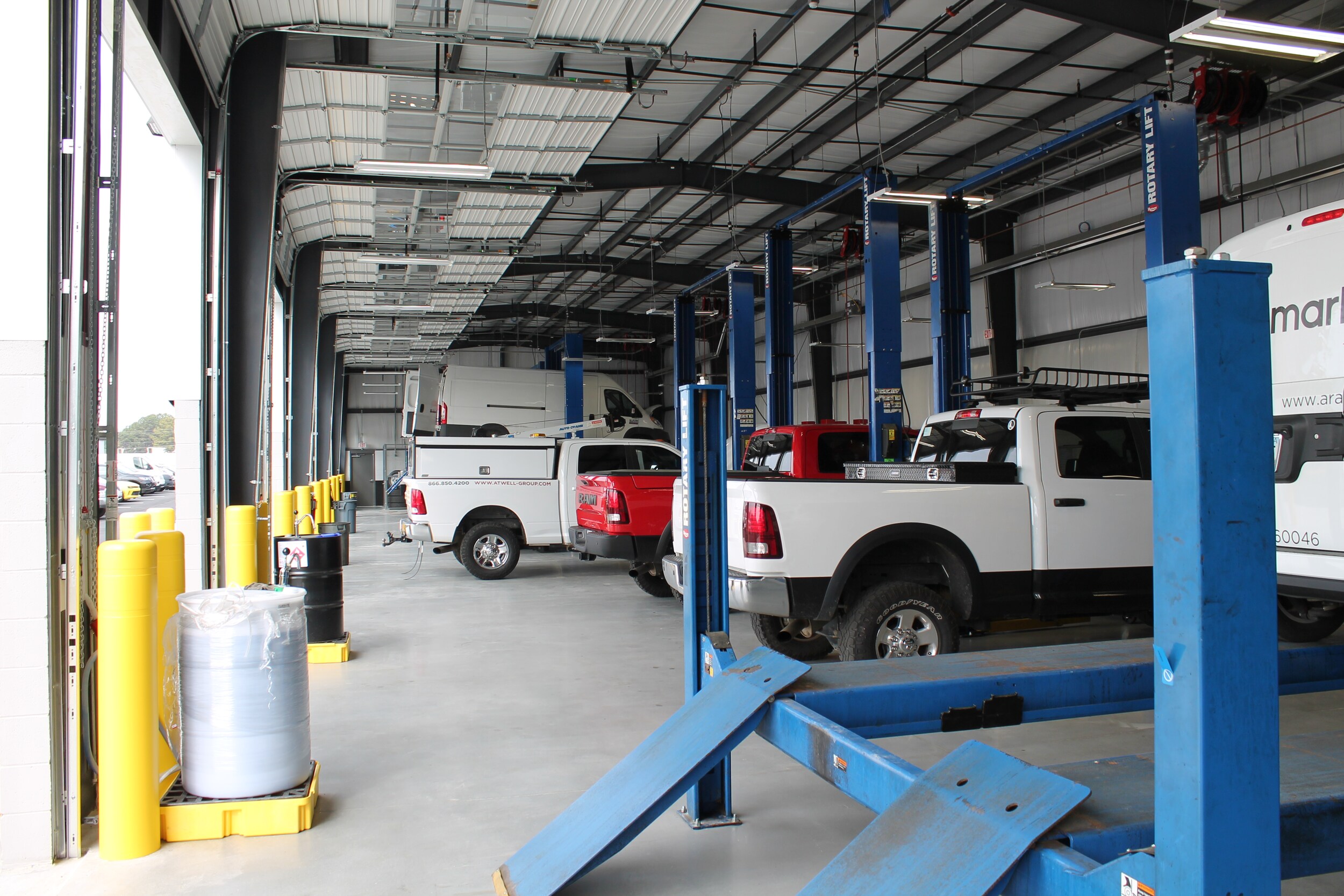 Commercial Truck Service Bays located at Ed Voyles CDJR in Marietta, Georgia