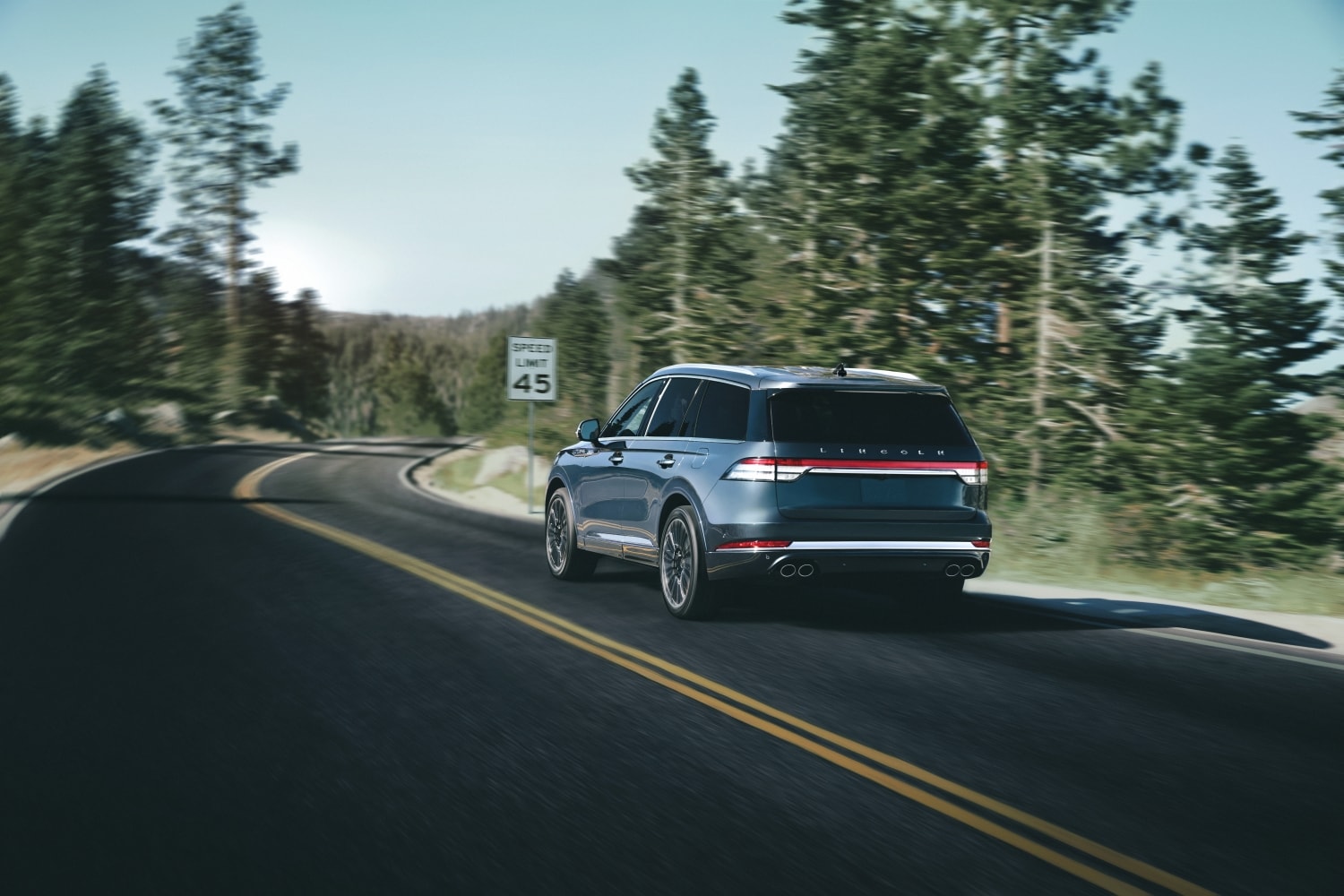 2022 Lincoln Aviator Rear