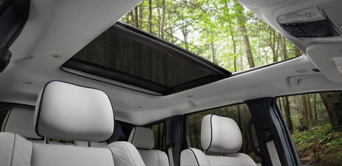 2018 Jeep Grand Cherokee Summit Dual Pane Sunroof