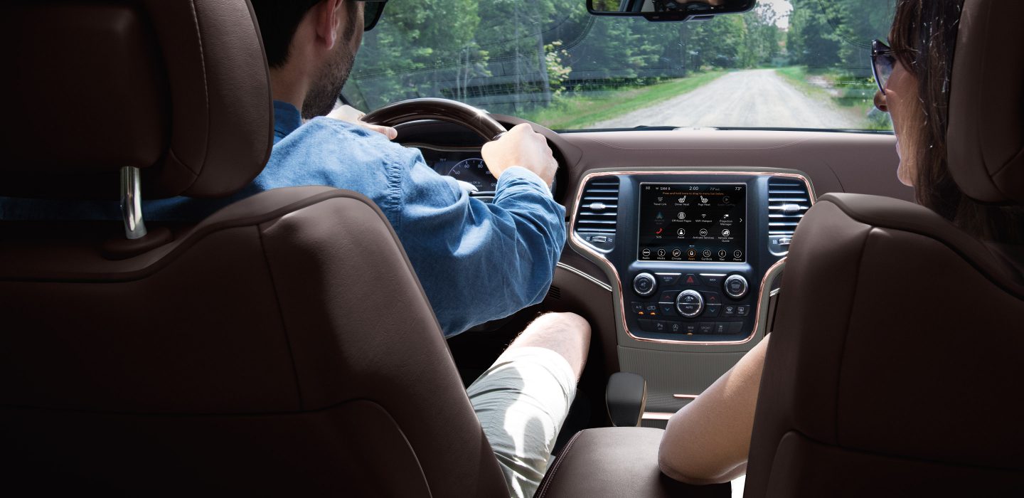 Jeep Grand Cherokee Technology 1.jpg