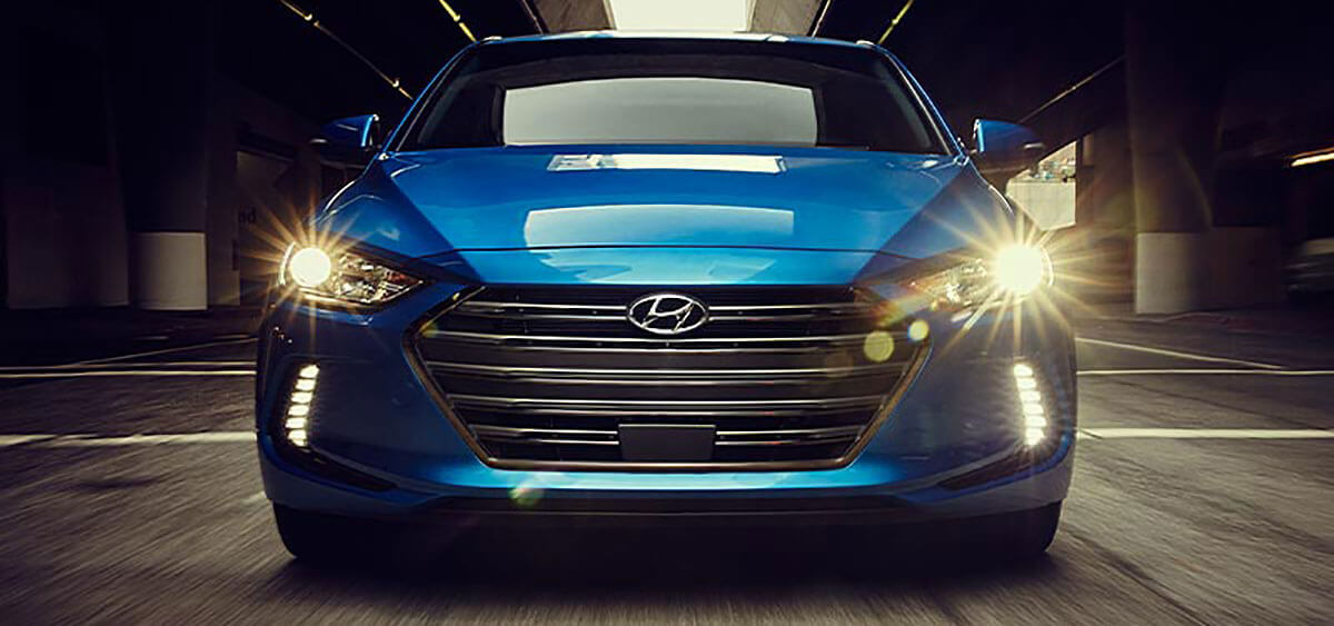2018-Elantra-10-HID_Headlights.jpg