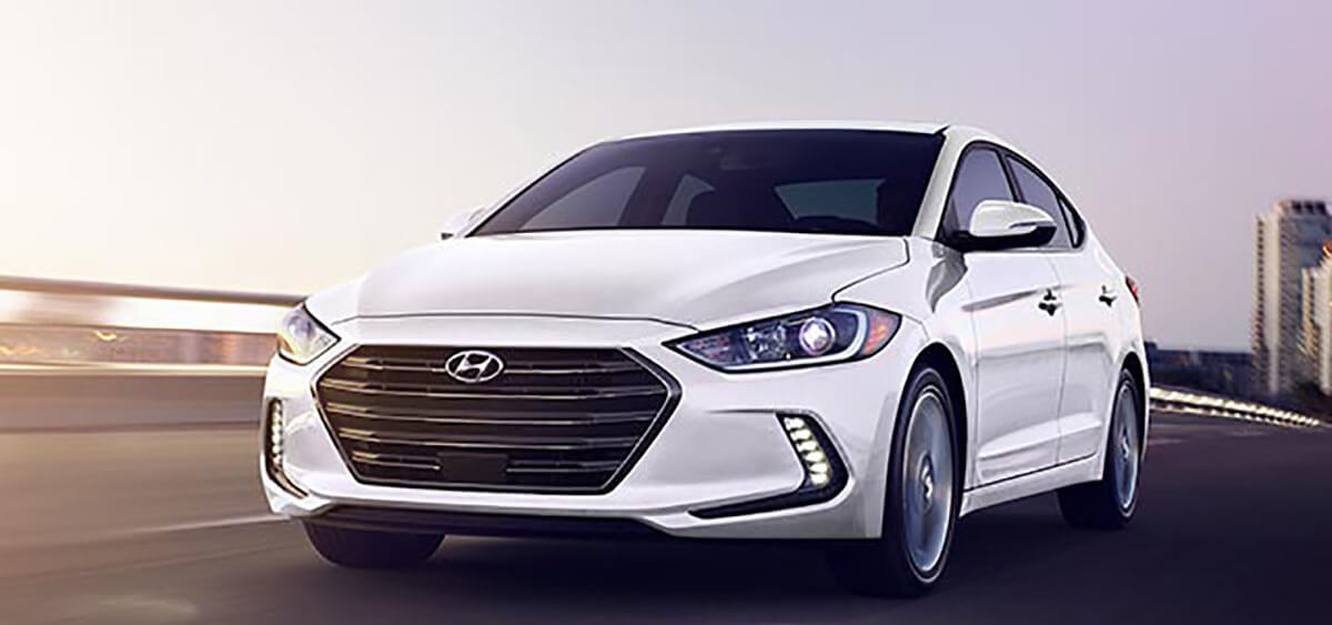 2018-elantra-angle-1-ltd-ult-White.jpg