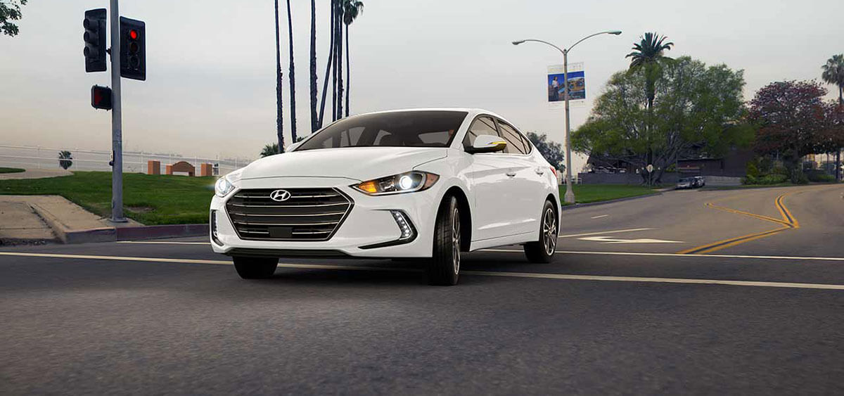 2018-elantra-ltd-ult-001.jpg