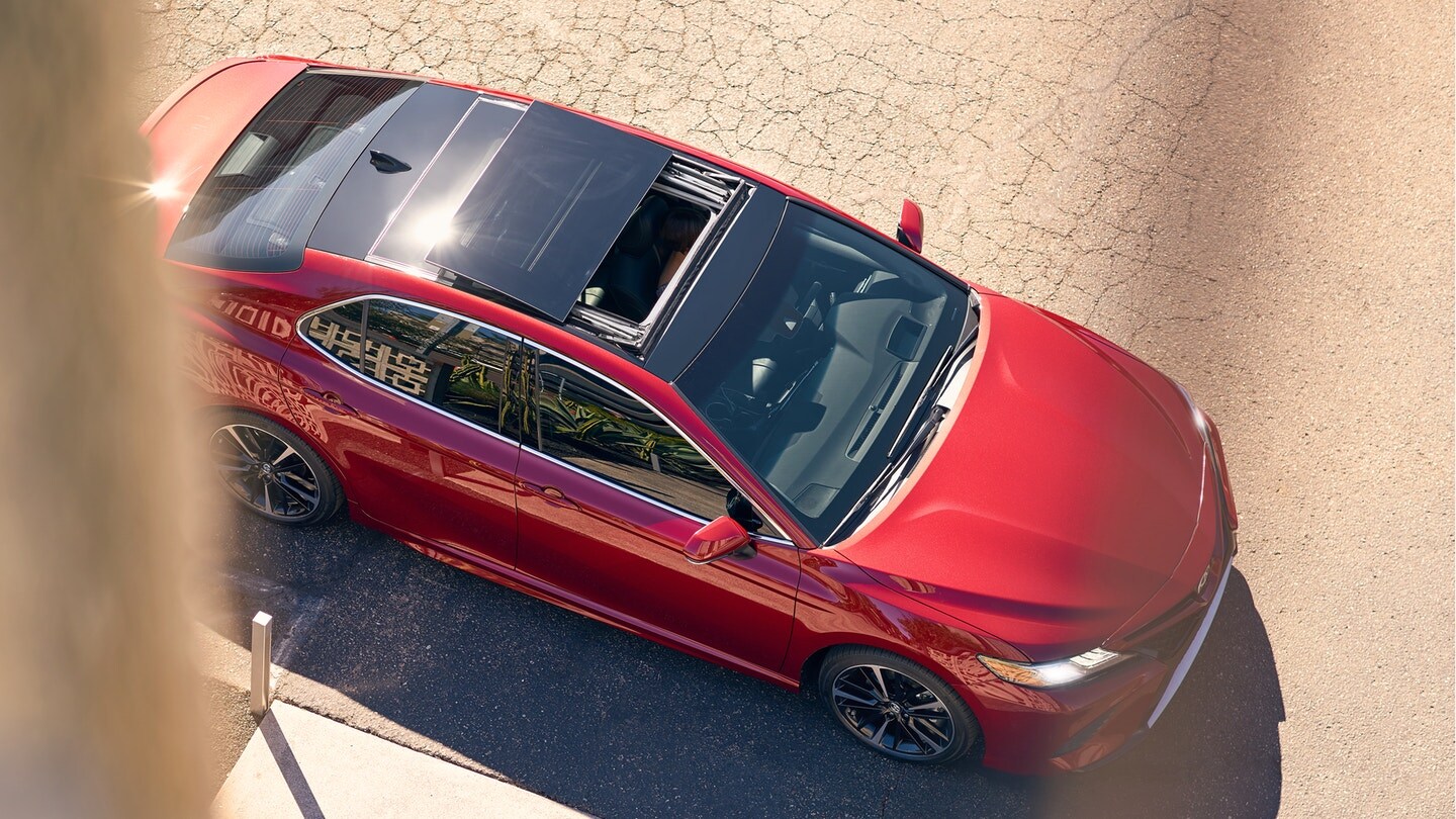 2018 Toyota Camry Roof.jpg