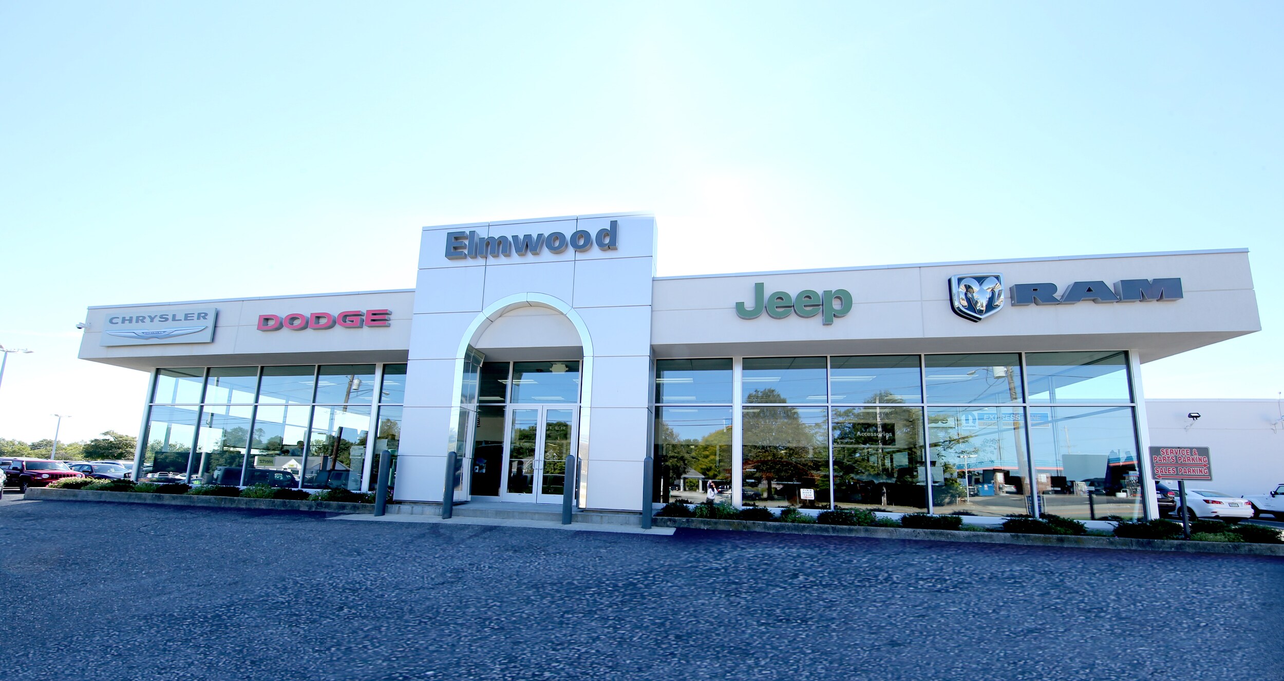 aC53Q3401 Elmwood Front .jpg