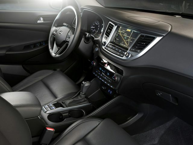 New Hyundai Tucson Interior Font Seats.jpg