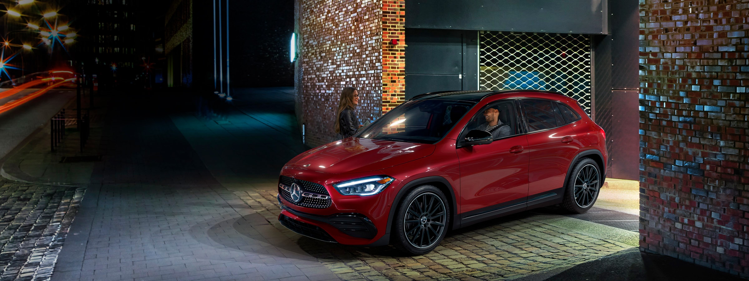 2021-GLA-SUV-HERO-DR.jpg