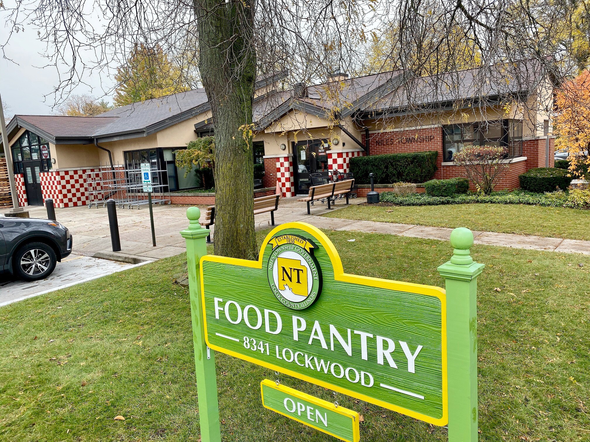 food pantry phonto.png
