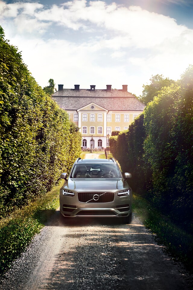 2018-Volvo-XC90-Momentum-T5-SUV-L01.png