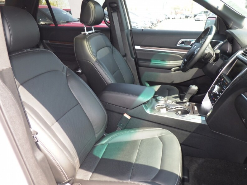 2016fordexplorerlimitedwhiteinterior.jpg