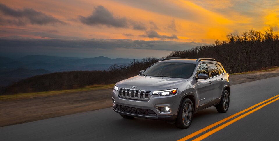 2019-Jeep-Cherokee-Limited-SUV-L01.png