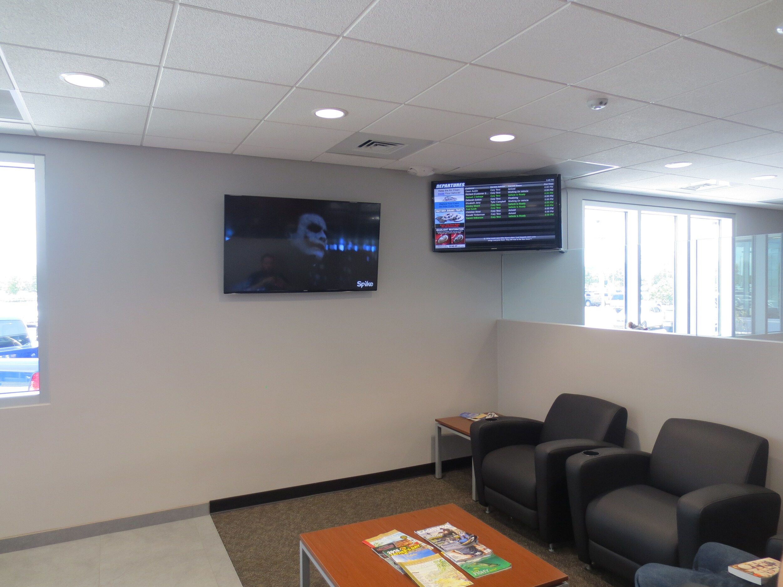 12. Guest Lounge.JPG