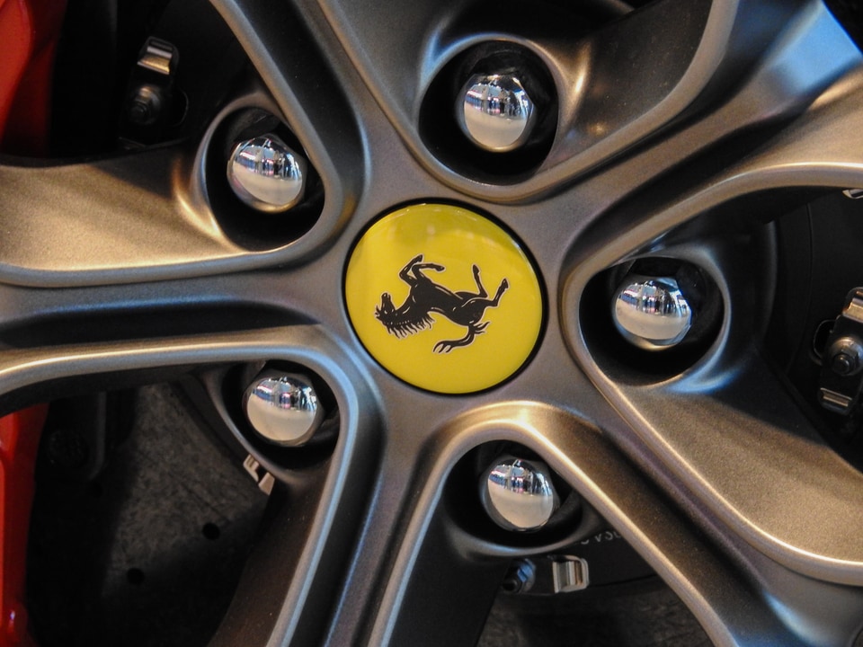 Ferrari_Accesories_01.jpeg