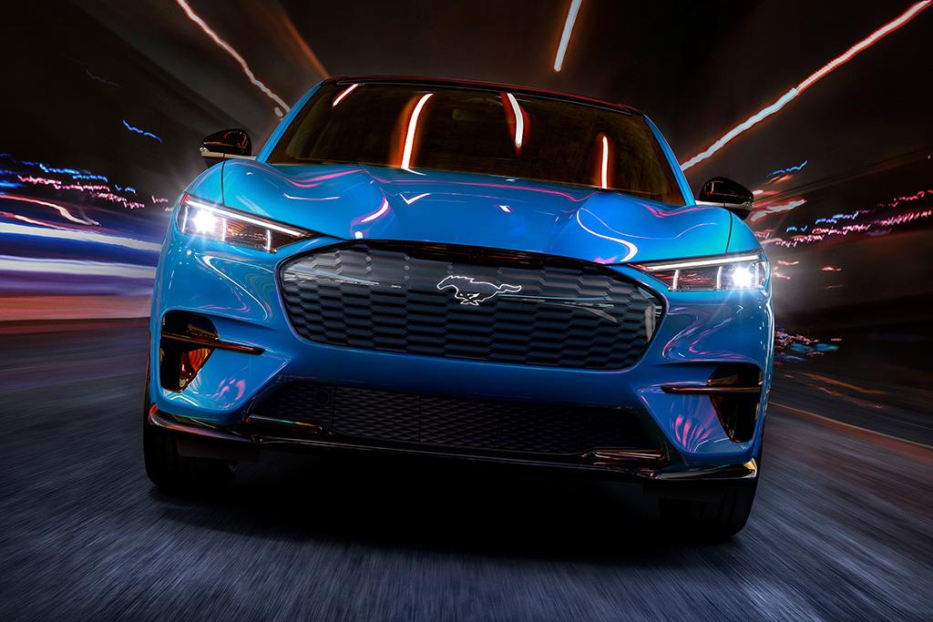 ford-mustang-mach-e_4.jpg