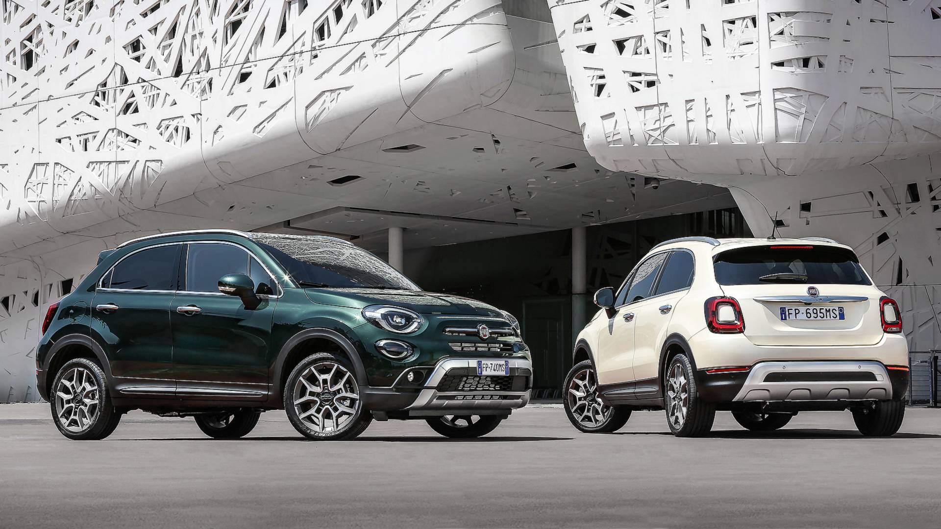 2019-fiat-500x green and white lifestyle.jpg
