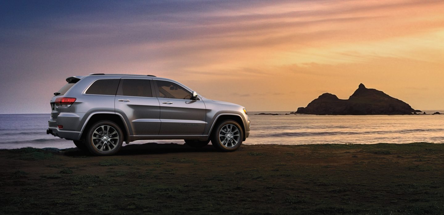 2018-Jeep-Grand-Cherokee-Gallery-Performance-Trackhawk-Track.jpg.image.1440.jpg