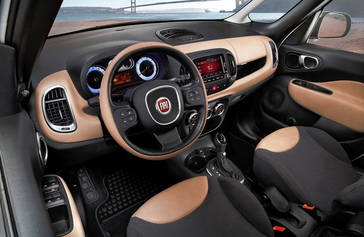 fiat 500 L touch screen.jpg