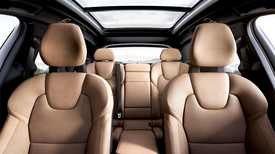 xc60-interior-glamour-findlay-volvo-cars-las-vegas.jpg
