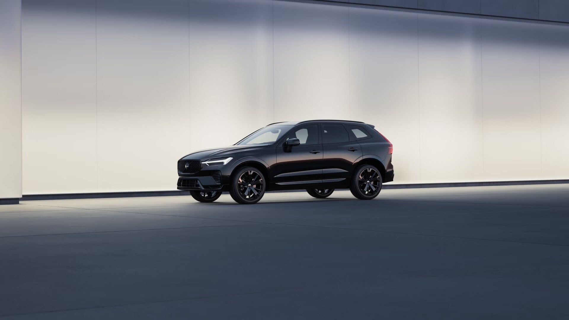 Compact SUV towing and cargo versatility.