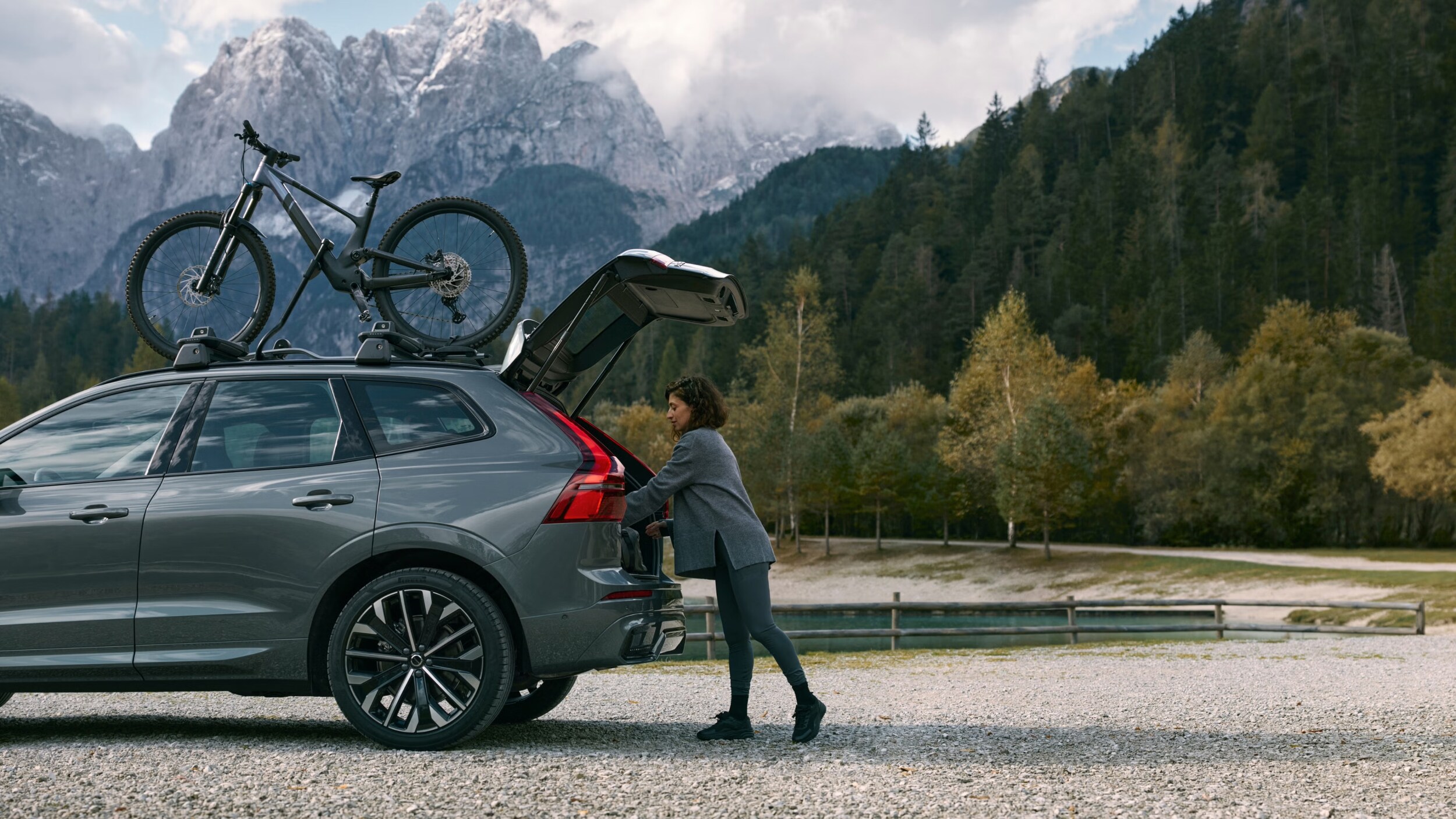 Compact SUV cargo and towing versatility.