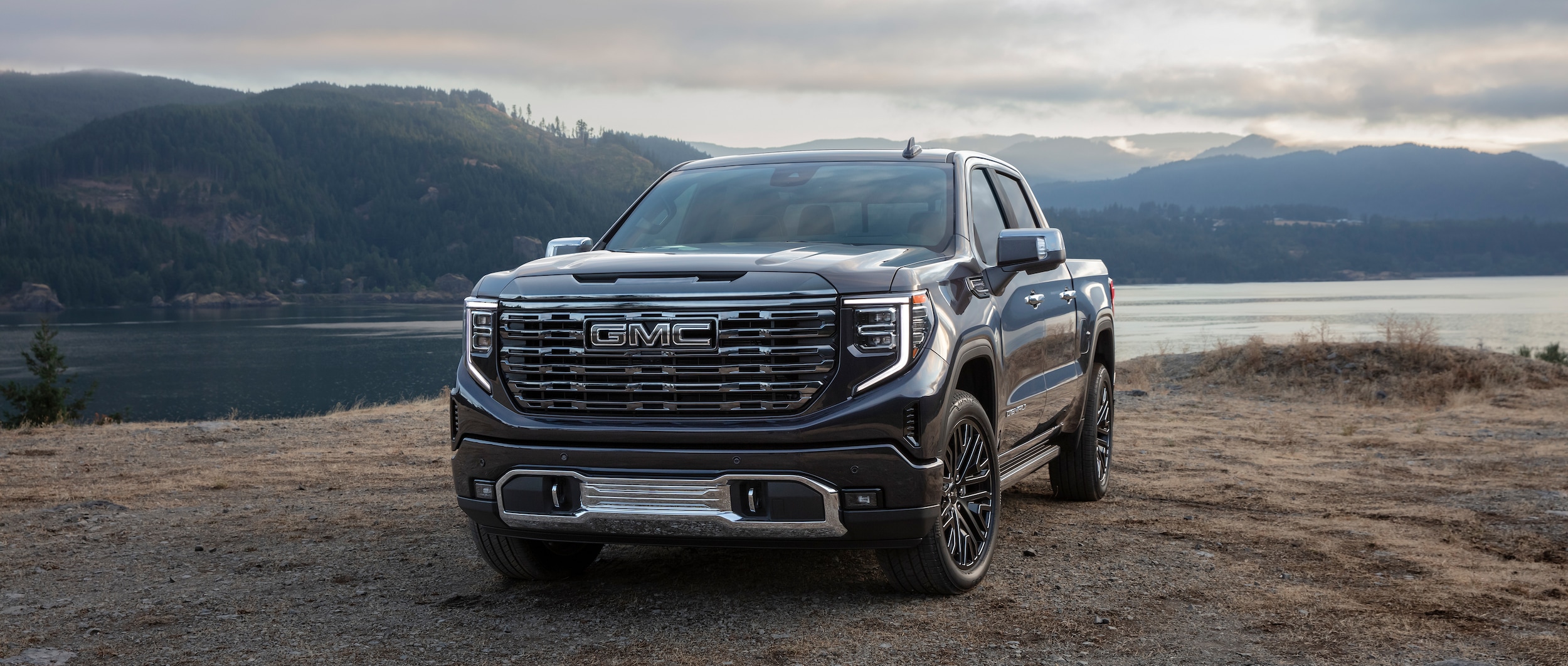 2023-GMC-Sierra1500-Denali-CrewCab-ShortBox-Truck-L01.jpg
