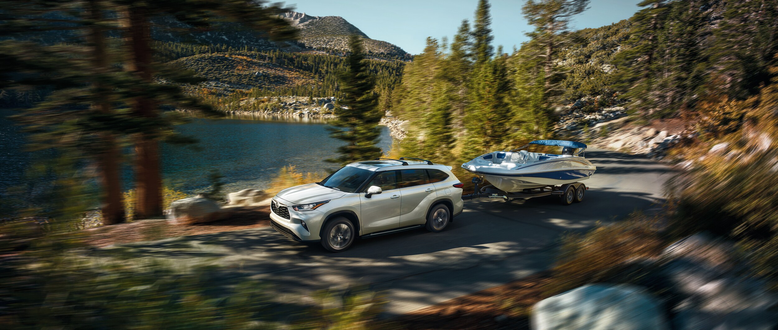 2022-Toyota-Highlander-Platinum-SUV-L05.jpeg