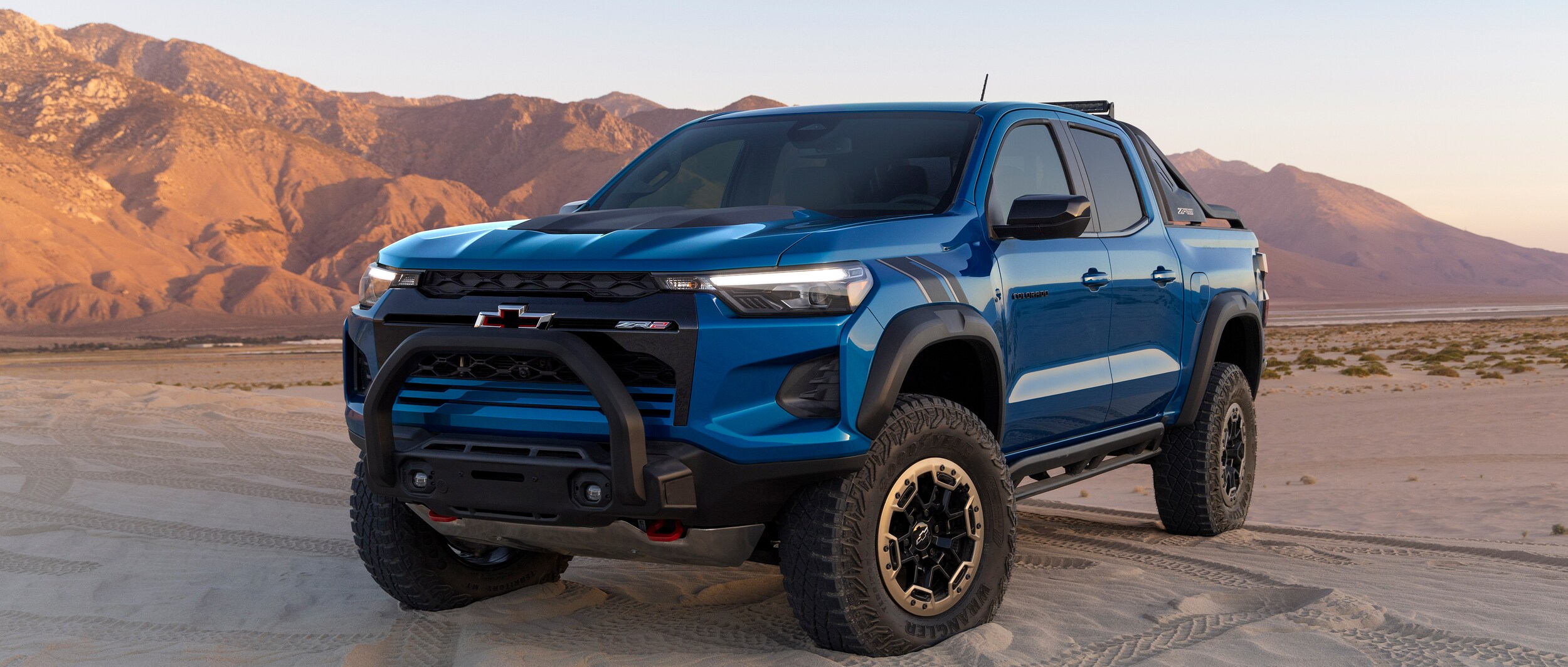2023-Chevrolet-Colorado-ZR2-CrewCab-Truck-L01.jpg