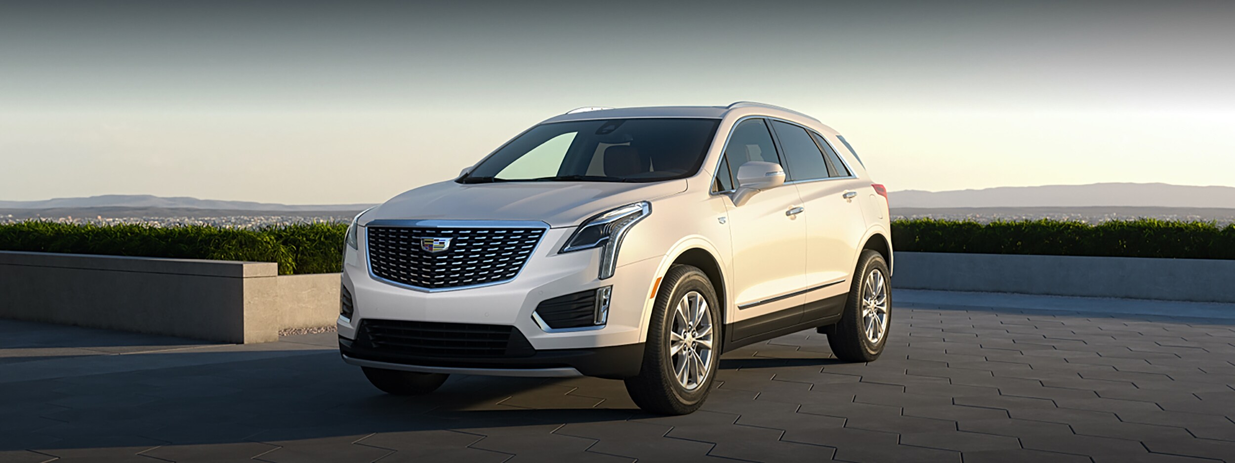 2022-Cadillac-XT5-PremiumLuxury-SUV-L04.jpeg