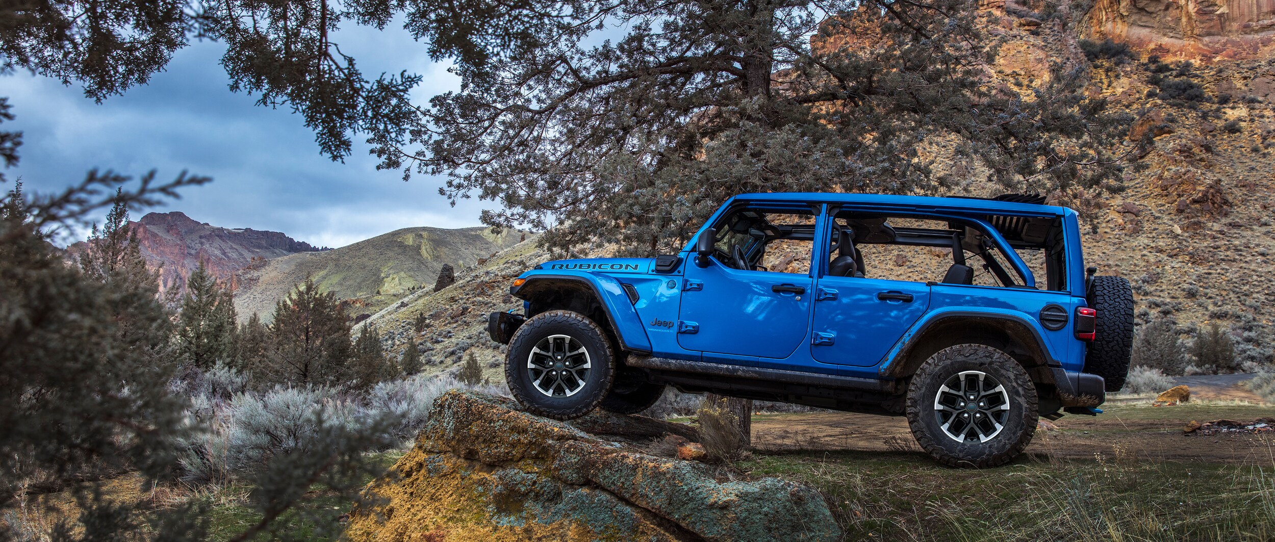 2024-Jeep-Wrangler4xe-Rubicon-4Door-SUV-L02.jpg