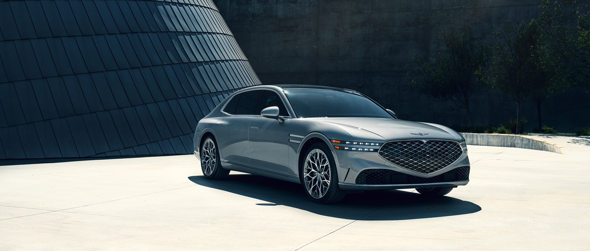 Genesis-G90-35TESupercharger-Sedan-L07.jpg