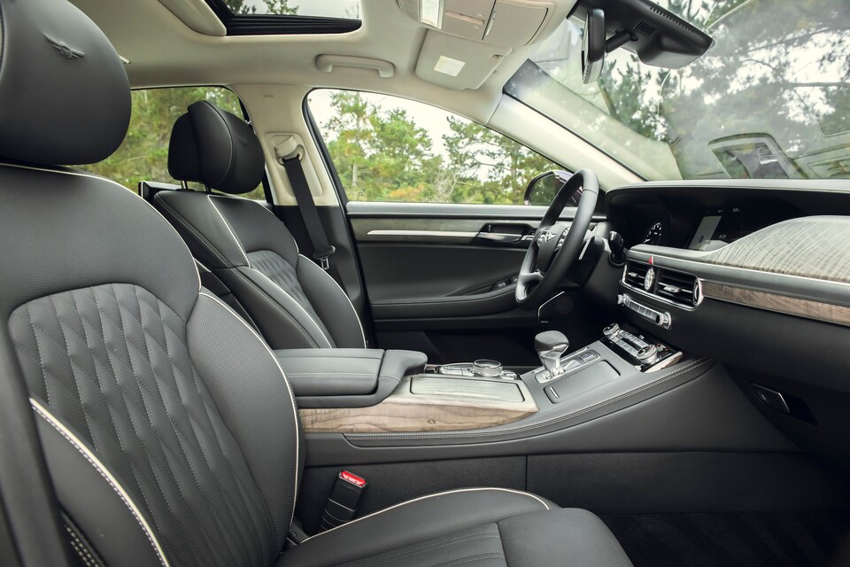 2021 Genesis G90 (2).jpeg