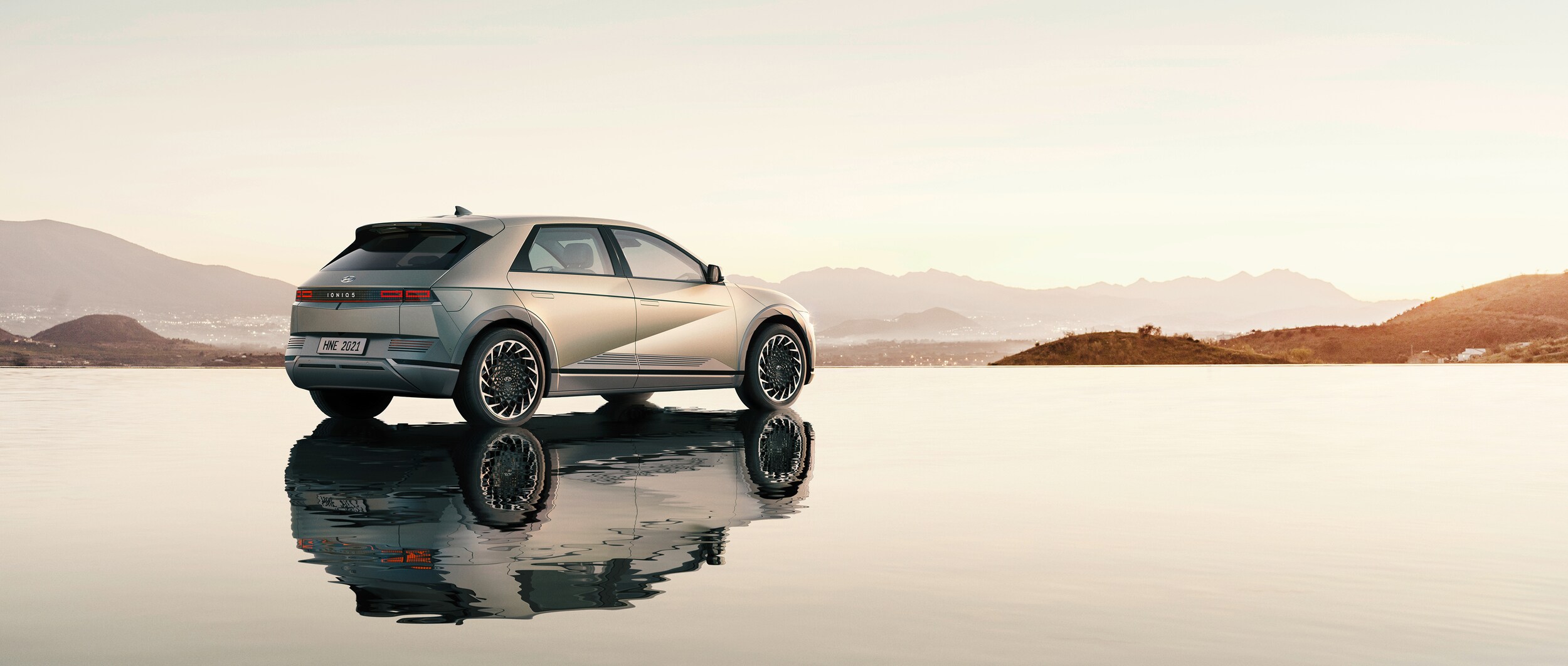 2023-Hyundai-IONIQ5-Limited-SUV-L05.jpeg