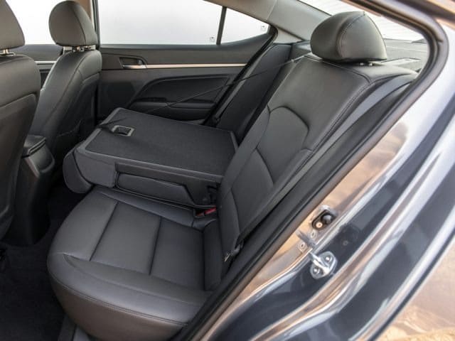 2019 Hyundai Elantra - Interior (3).jpg